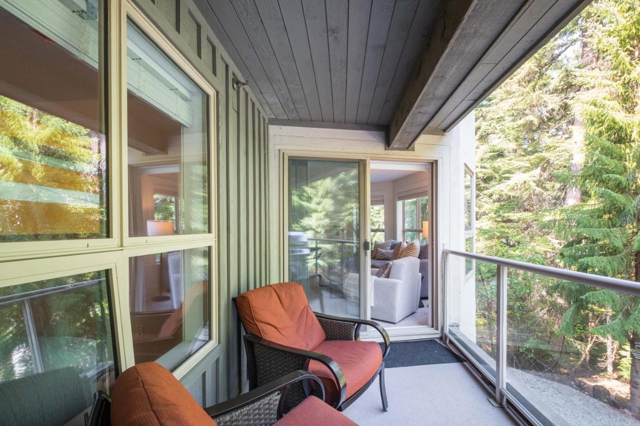 The Aspens By Outpost Whistler Villa Exterior photo
