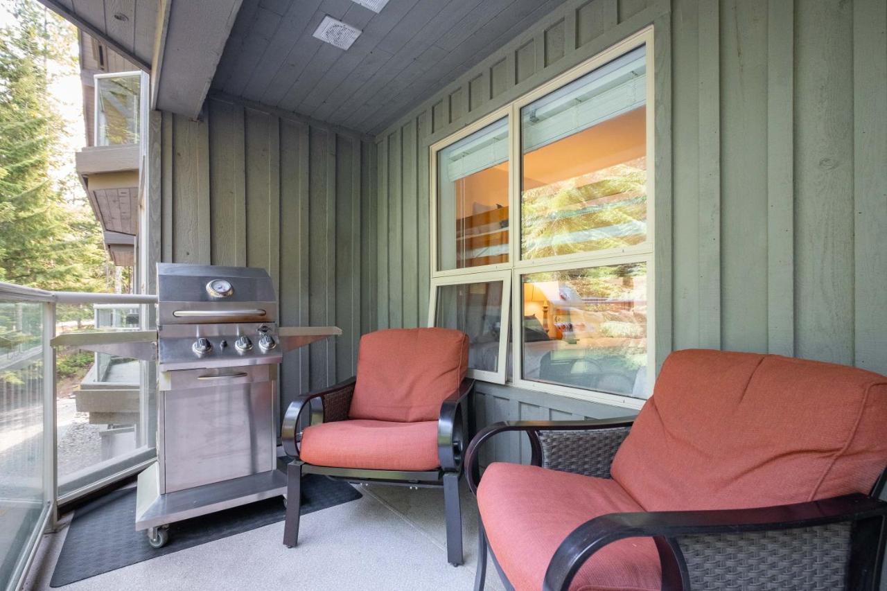 The Aspens By Outpost Whistler Villa Exterior photo