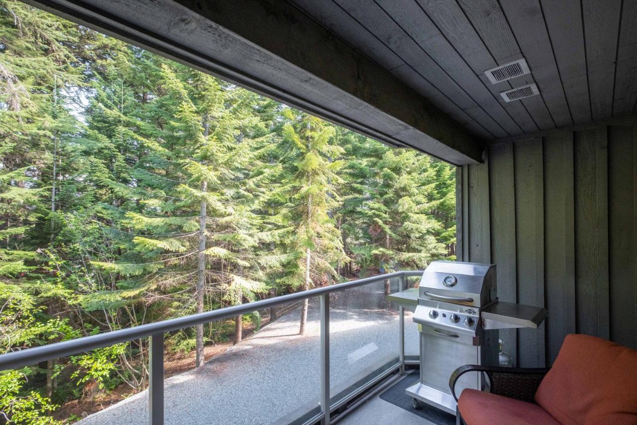 The Aspens By Outpost Whistler Villa Exterior photo